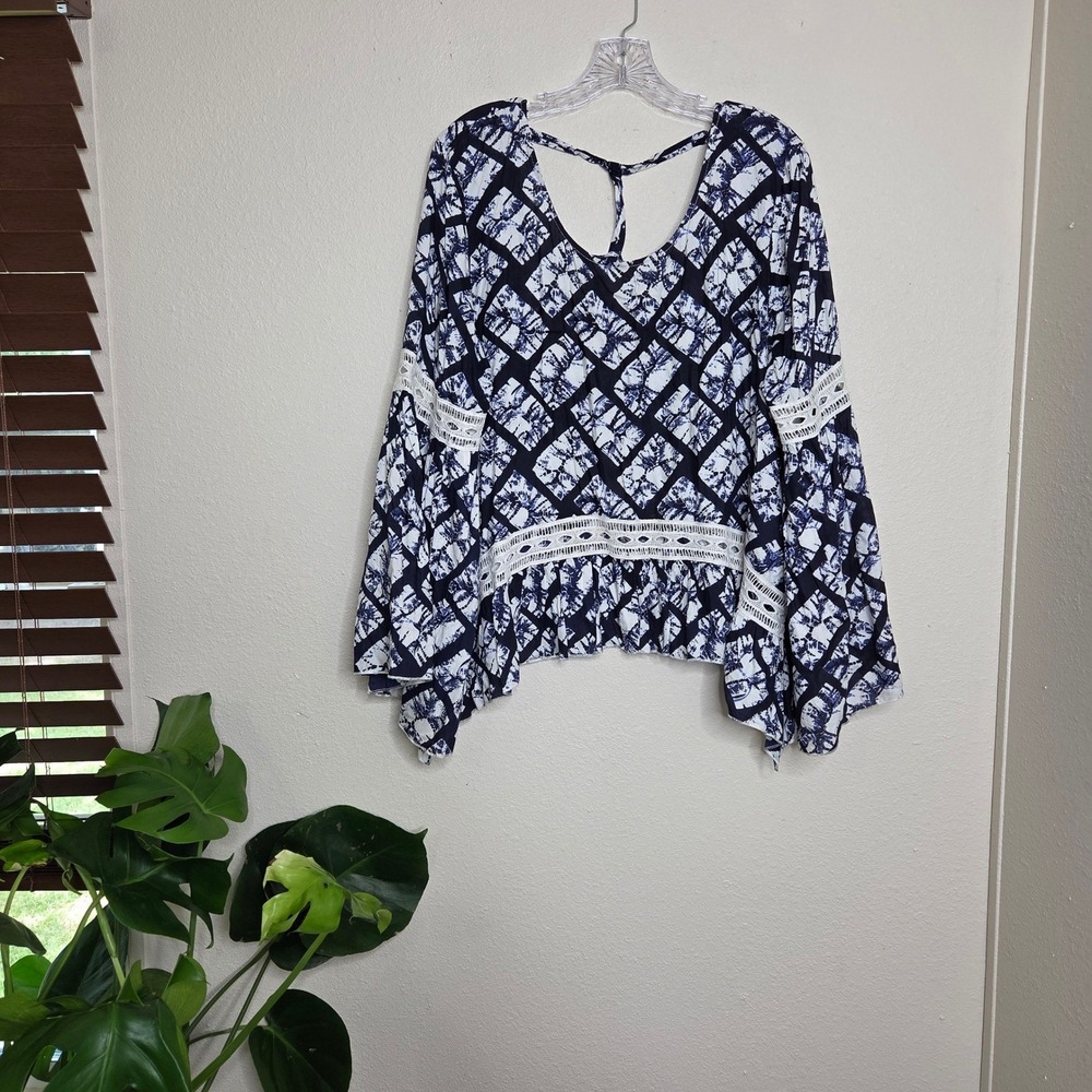 3 / $30 Chelsea & Theodore XL Blue White Tie Dye Bell Sleeve‎ Peasant Top